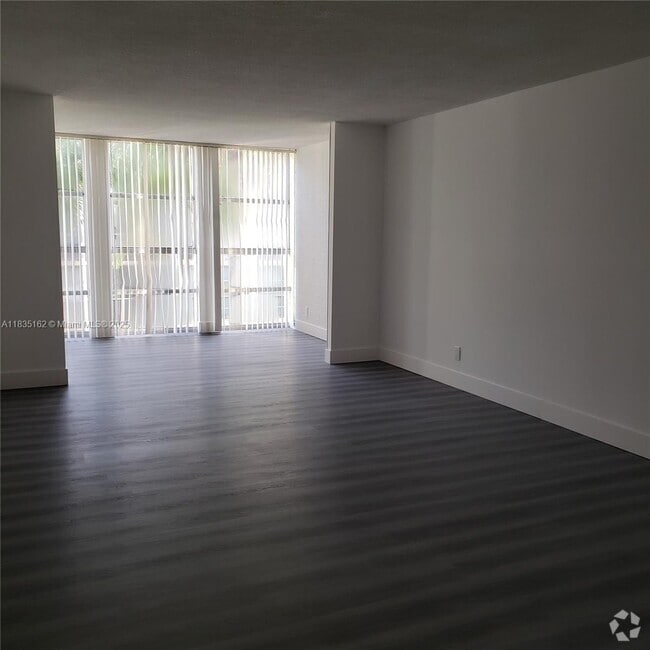Building Photo - 851 Three Islands Boulevard Unit 314 Rental