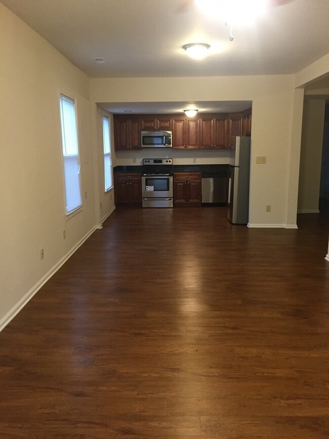 Building Photo - 1336 W 38th St Unit B