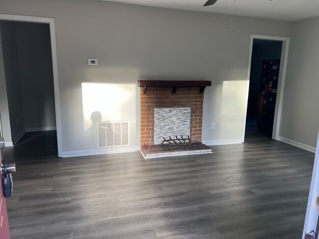 Photo - 115 Arnold Blvd