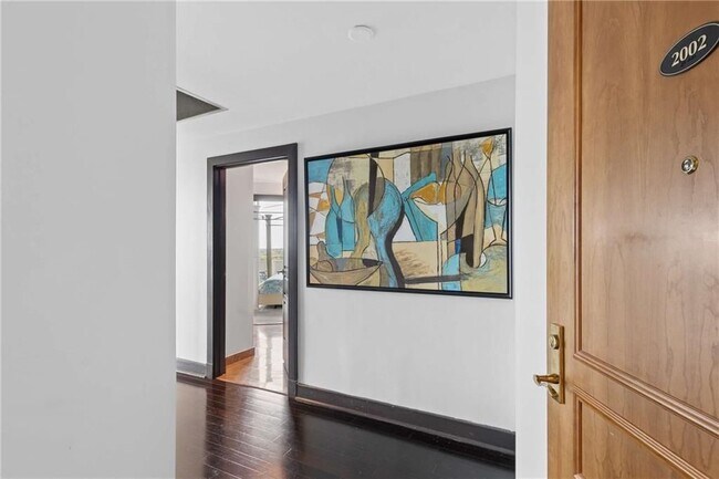 Photo - 700 Park Regency Pl NE Unidad 2002