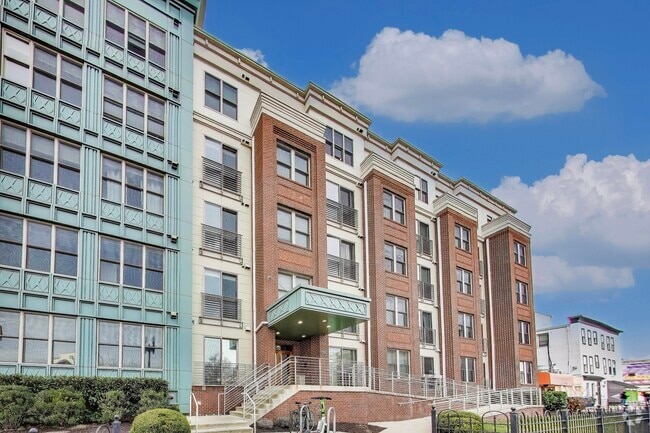 Building Photo - 1350 Maryland Ave NE Unit 205 Rental