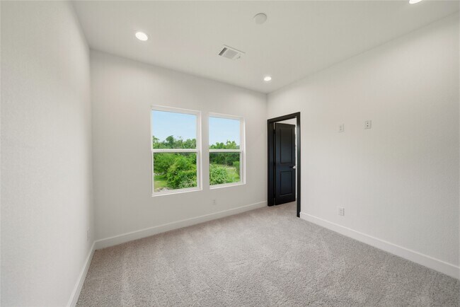 Photo - 4441 Gunter St