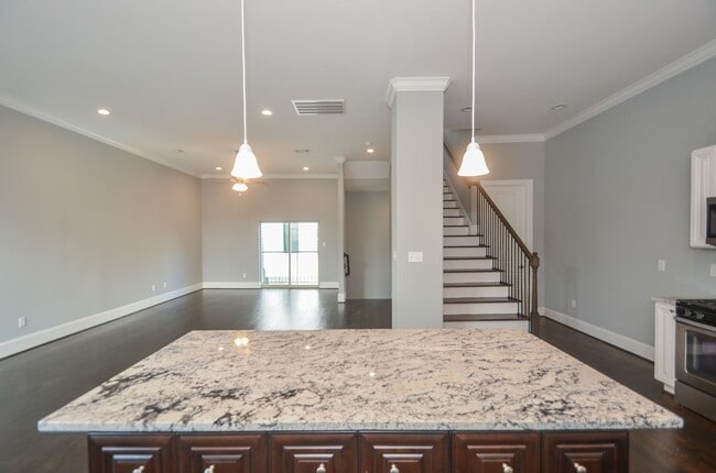 Building Photo - 4609 Nett St