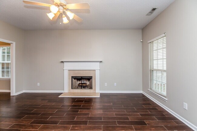 Photo - 342 Prescott Ct