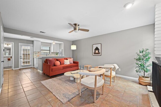 Photo - 8400 Jamestown Dr Unit 332