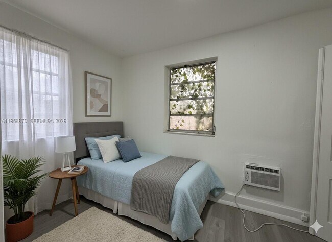 Photo - 1560 SW 5th St Unit 11