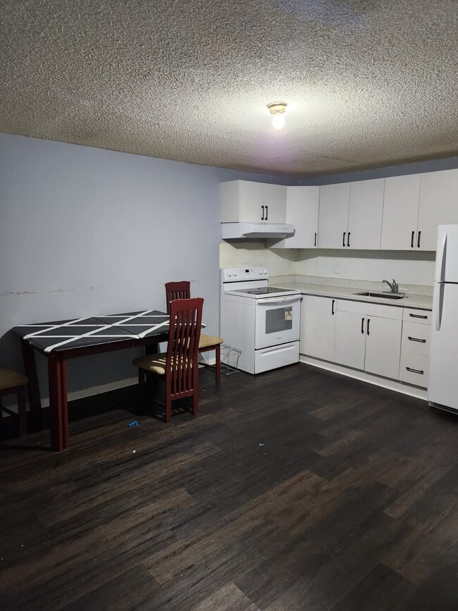 Photo - 7 Mulock Av Unité Basement Apartment