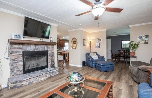 Photo - City Living in a Country Atmosphere