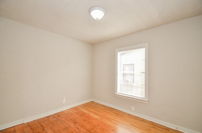 Photo - 217 Owens St