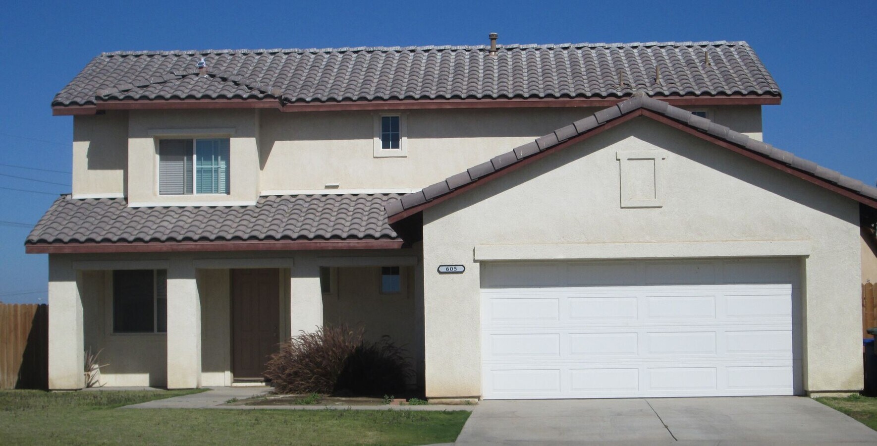 Charming Home features 5 beds/3 baths Avai... - Charming Home features 5 beds/3 baths Avai...