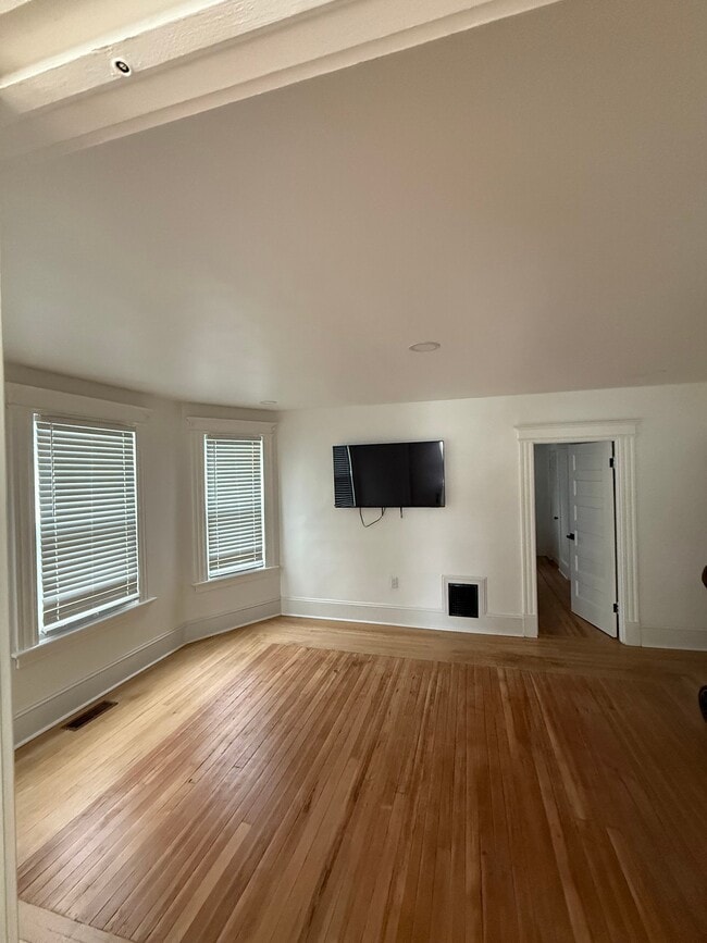 Photo - 423 Stanley St Unidad 1