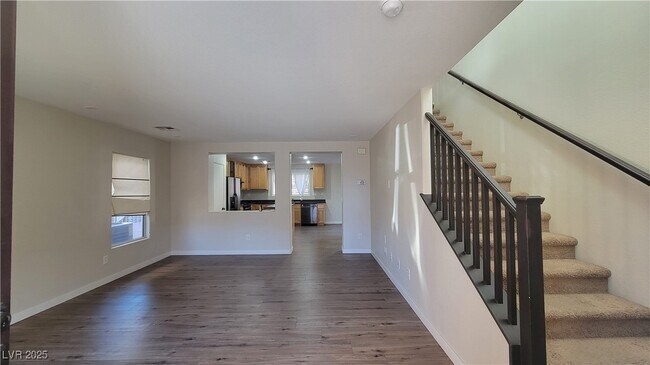 Photo - 8364 Oppenheimer St