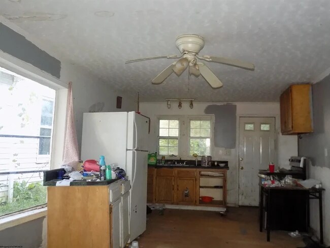 Photo - 605 East Ave