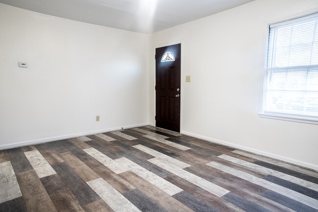 Photo - 2235 Barrymore Ave