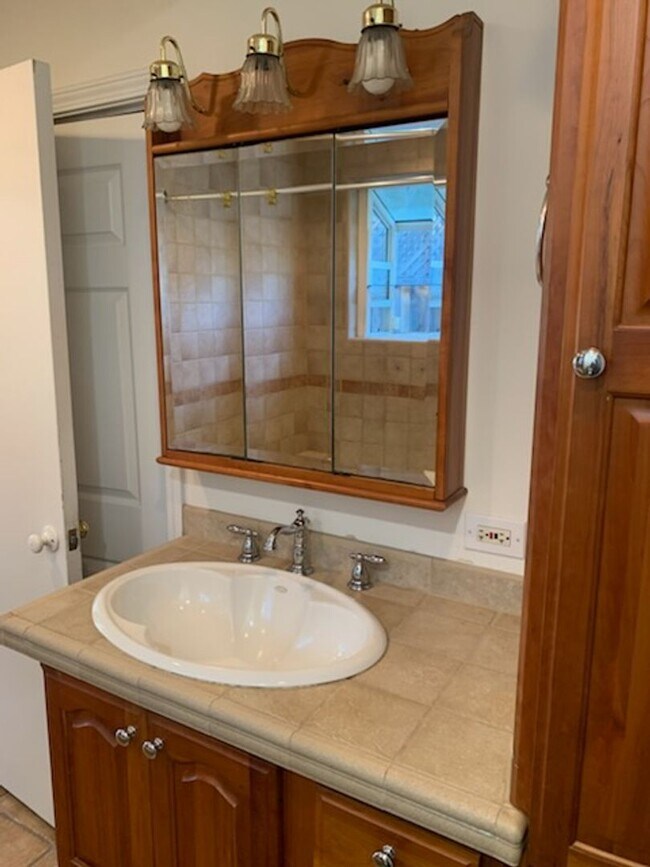 Photo - 3 BD/ 2BA Home for Rent-Walk to Downtown Calistoga/Private Yard + Vineyard Pergola