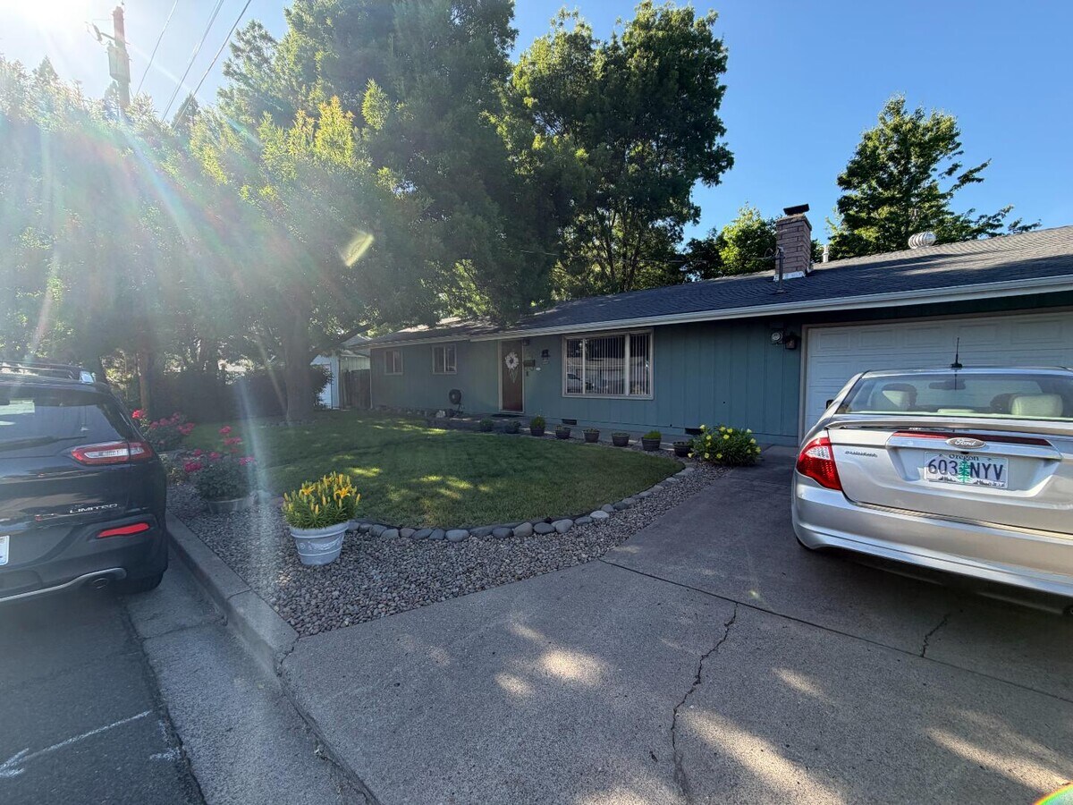 Photo - 209 Victoria Way