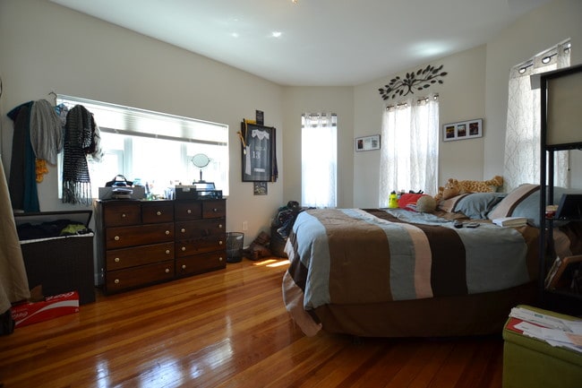 Photo - 15 Litchfield St Unit 2