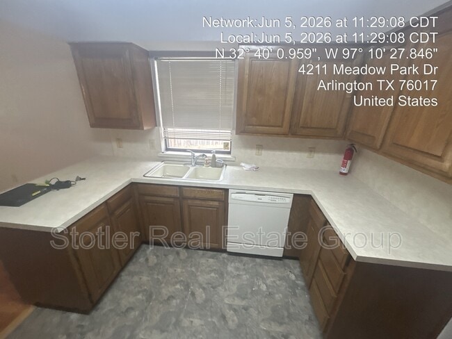 4211 Meadow Park Dr