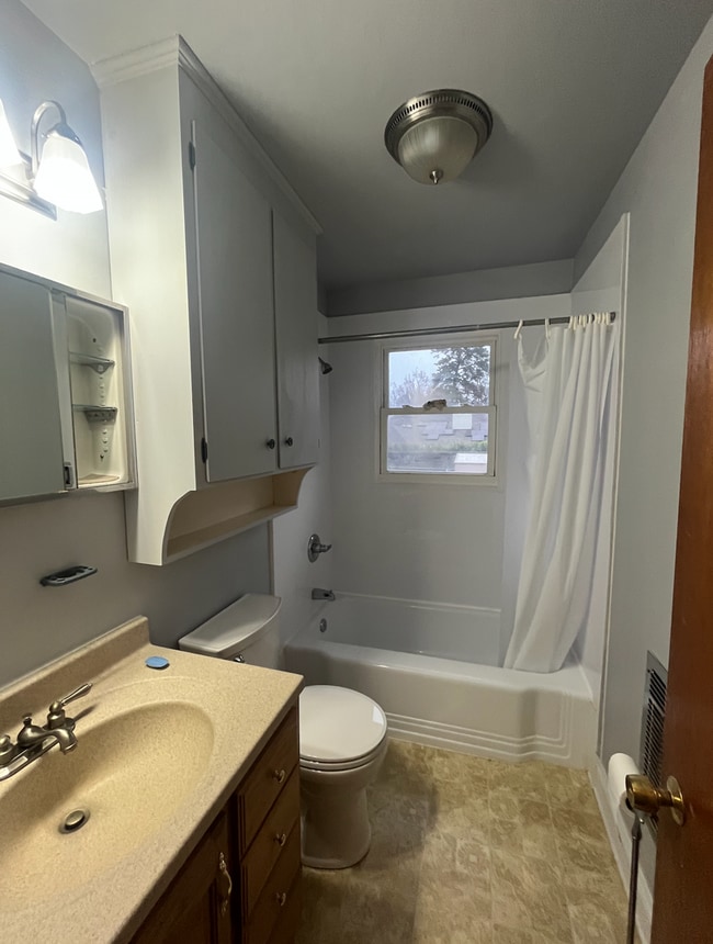 Photo - 15 Fairlane Cir