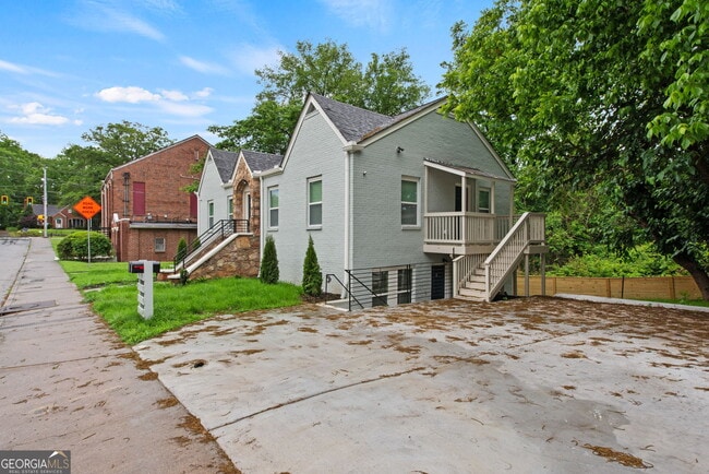 Photo - 636 Francis Pl NW