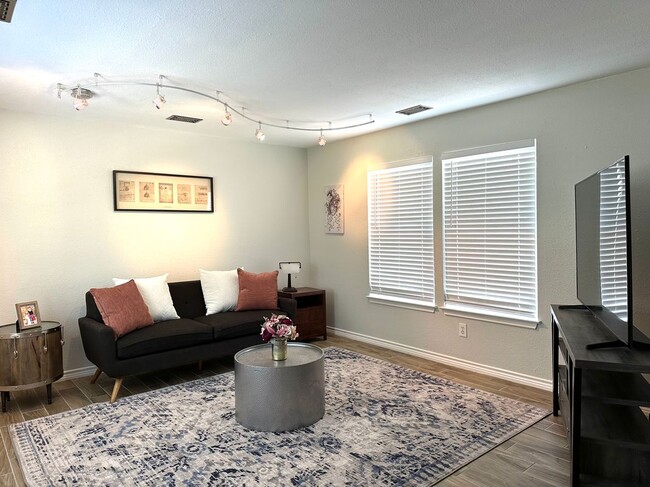 Photo - 1802 N Prairie Ave