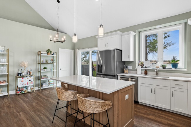 Photo - 534 Sudbury Cir