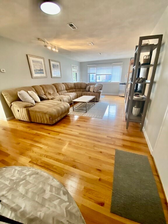 Photo - 925 E 2nd St Unit 7