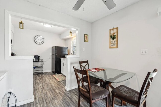 Eat-in Kitchen