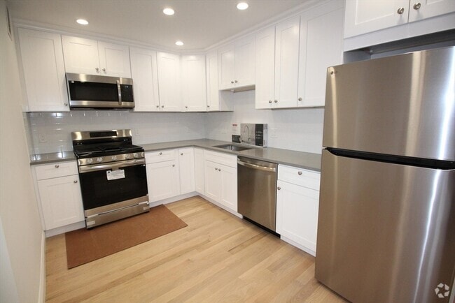 Building Photo - 65 E India Row Unit 39D Rental