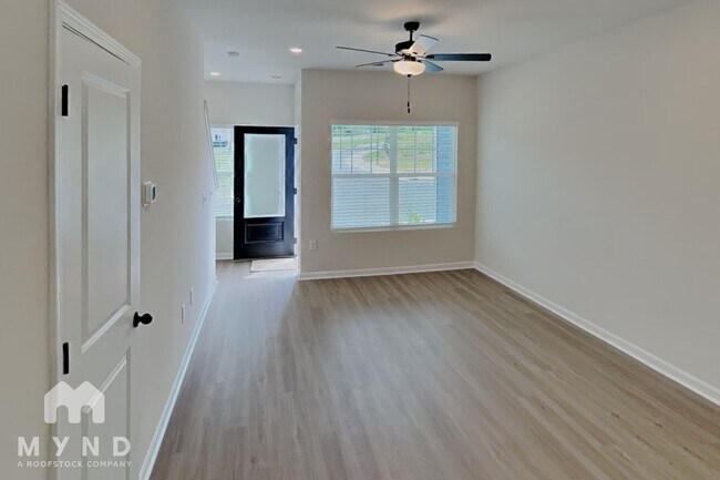 Photo - 1290 Principal Featherstone Ave