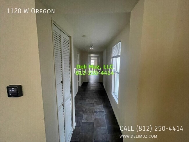 Photo - 1120 W Oregon-