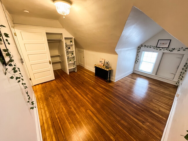 Photo - 3721 Cottage Grove Ave