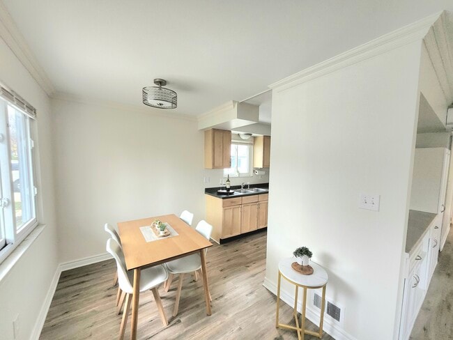 Cocina y comedor - 2189 Ridgemont Rd