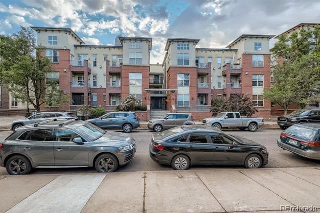 Building Photo - 1747 N Pearl St Unit 205 Rental