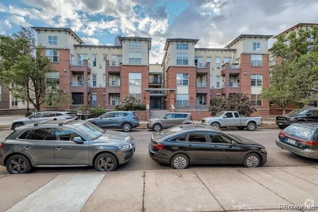 Building Photo - 1747 N Pearl St Unit 205 Rental