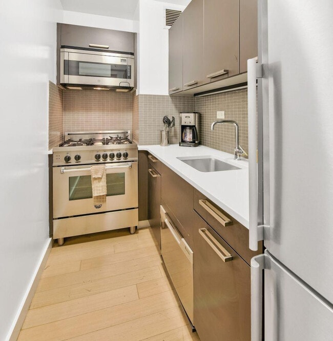 Photo - 222 E 39th St Unit ID1364328P