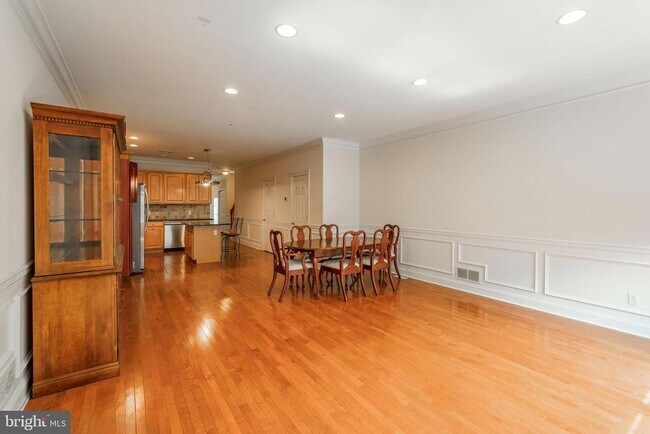 Photo - 2236 Christian St