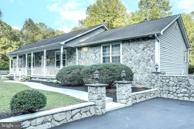 Building Photo - 6200 Ben Creek Rd Rental