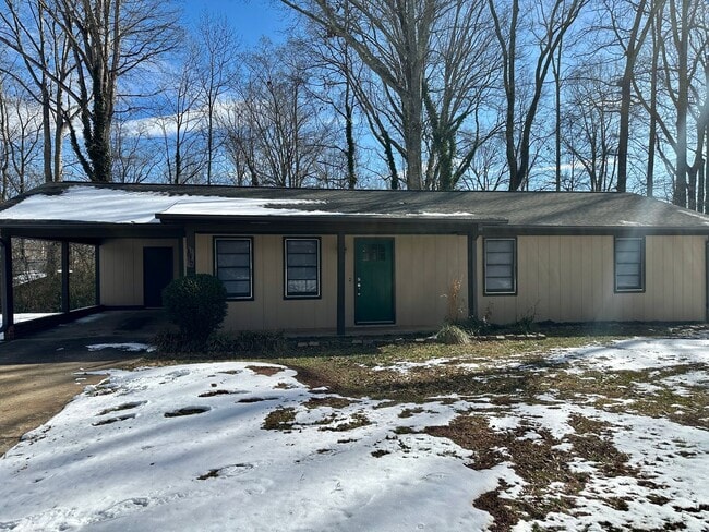 Photo - 3 Bedroom 1.5 Bathroom Home - Newly Updated - Available Now