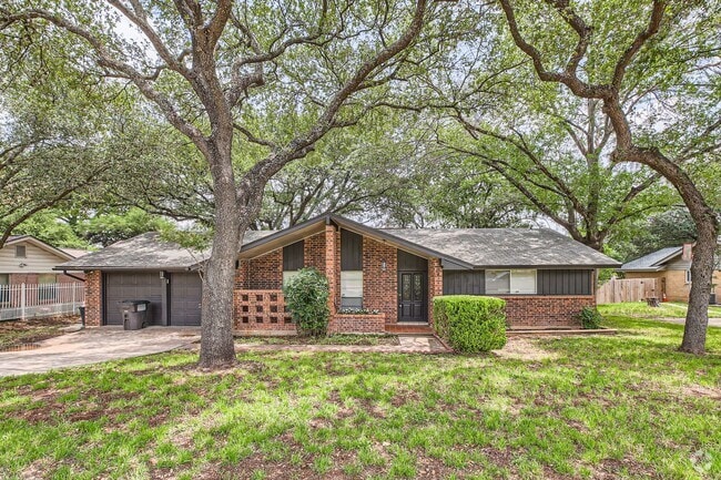 Building Photo - First time rental!