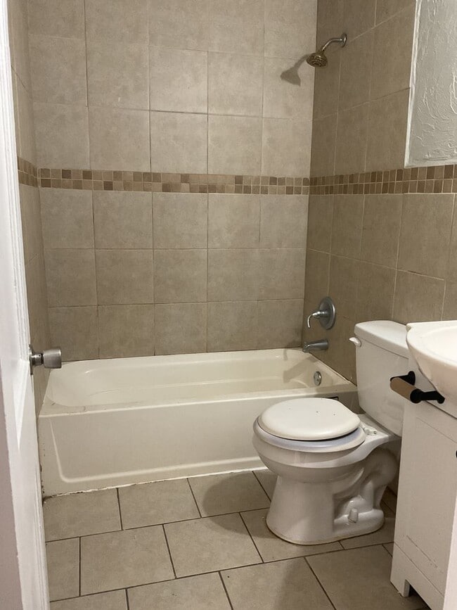 Photo - 604 Foster Pl