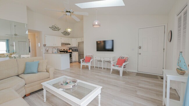 Photo - 16 N Monroe Ave Unit B4