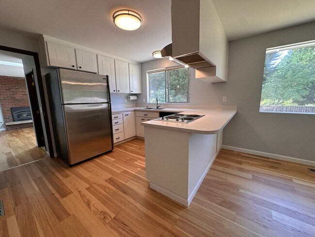 Photo - Cozy Woodinville Rambler waiting for its n... Casa