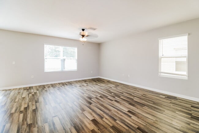 Photo - 14489 Finsbury Dr