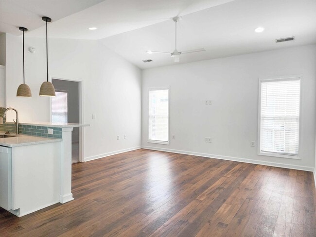Photo - 105 Weatherboard Court