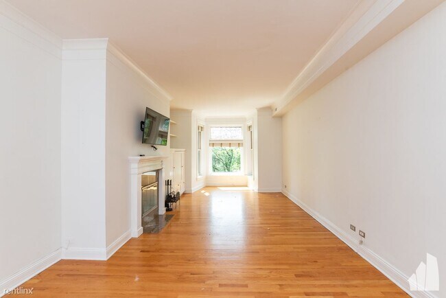 Photo - 3 br, 2 bath Condo - 1427 N Dearborn St