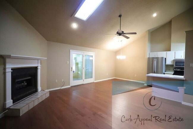 Photo - Beautiful 2 bedroom / 2 bath condo - sunro...