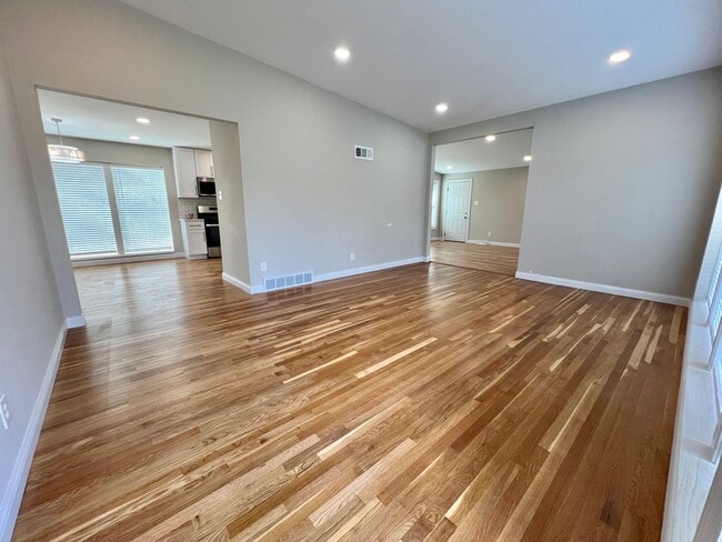 Photo - 417 Wenneker Dr