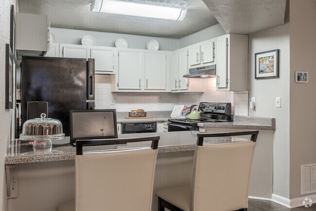 2BR, 2.5BA - 1018SF - Kitchen