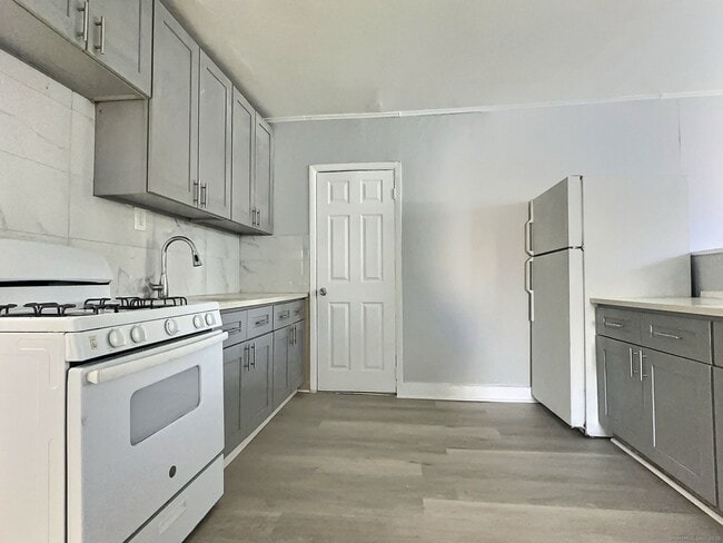 Photo - 256 Lexington Ave Unit 2